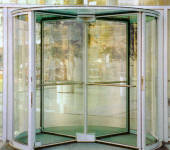 廣州自動門與旋轉門 科技、美觀與安全的現代通道解決方案